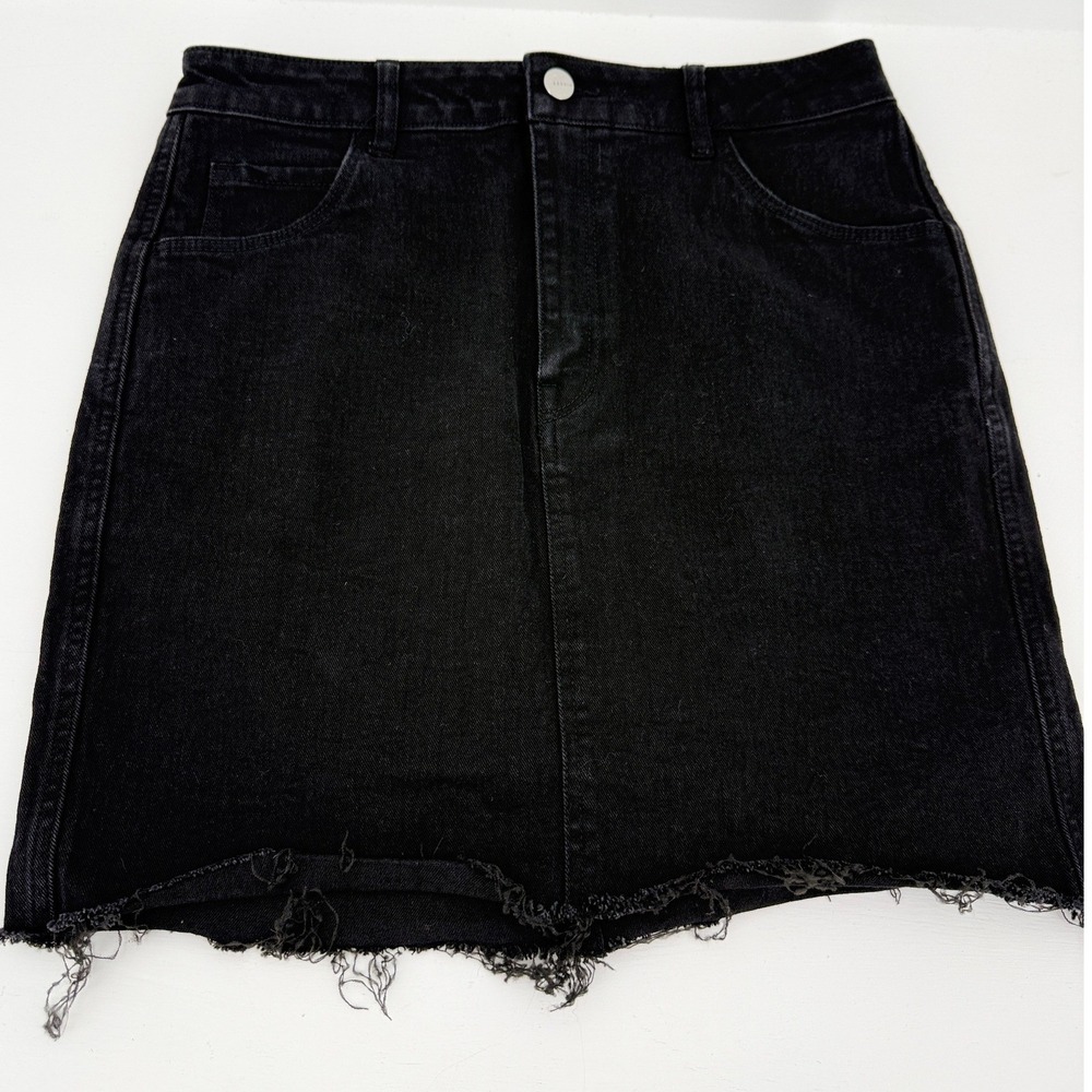 H&M &Denim Black High Waisted Raw Hem Mini Skirt Size 8 Distressed Denim